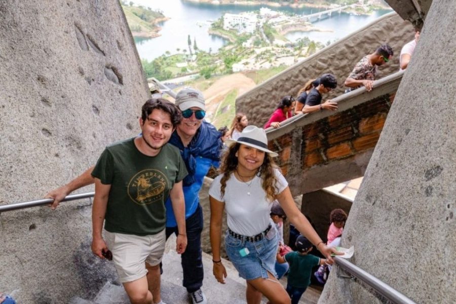 Pasadía en Guatapé y Piedra del Peñol – Nexxt Tours